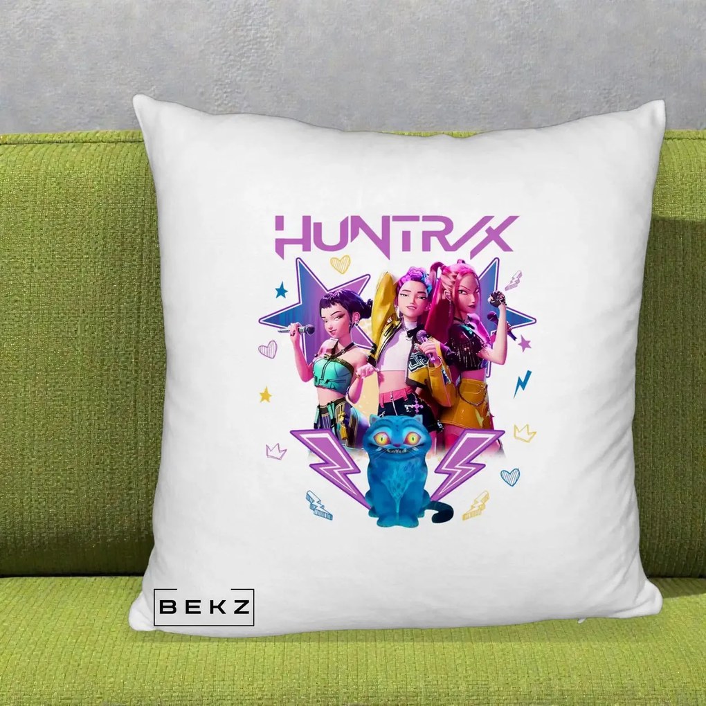 Perna Personalizata K-pop HUNTRX Trio 3D cu Pisica Fulgere, 40x40 cm, Alb Pufos, Husa Detasabila, Perna Inclusa, BEKZ®