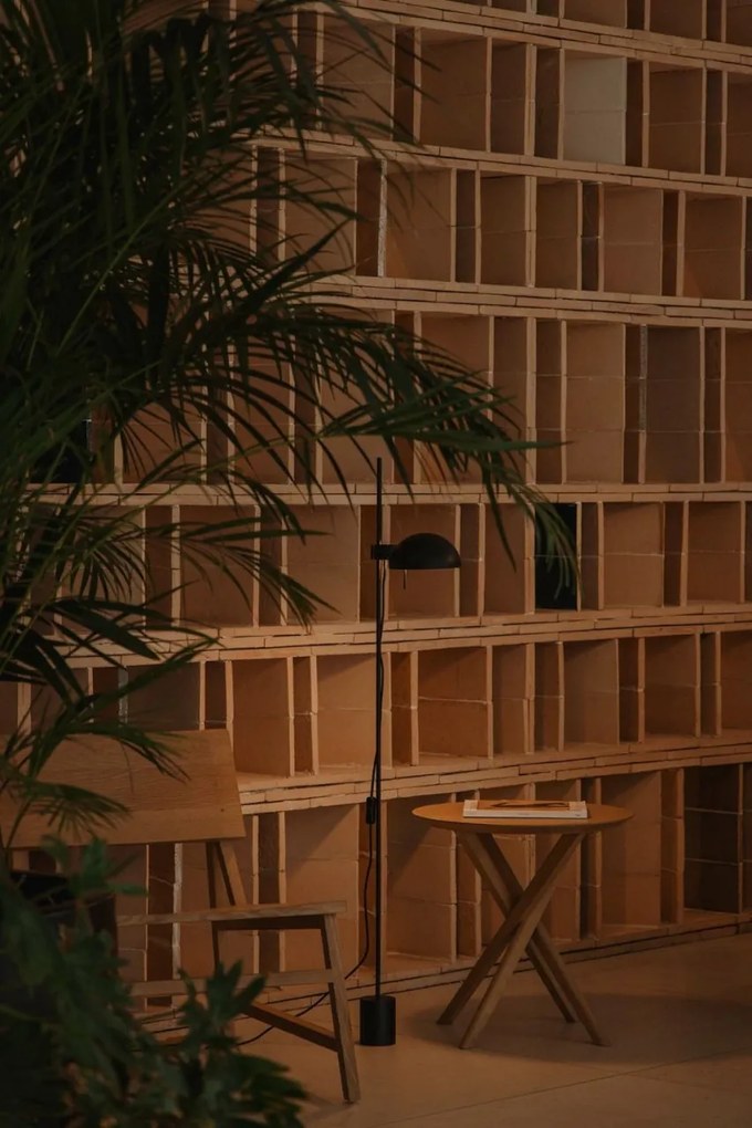 Lampadar mobil directionabil MATILDA negru