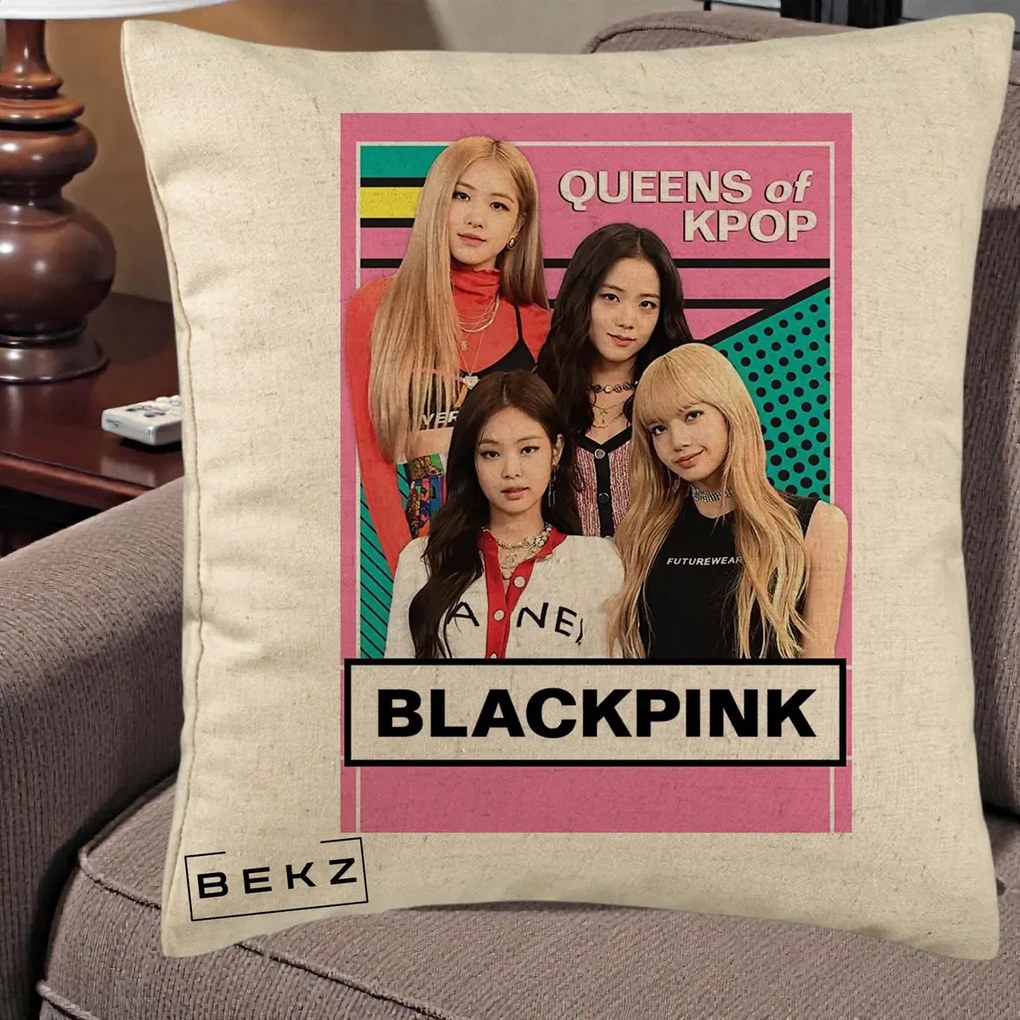 Perna Personalizata BLACKPINK Queens of Kpop, 40x40 cm, Bej, Husa Detasabila, Perna Inclusa, BEKZ®