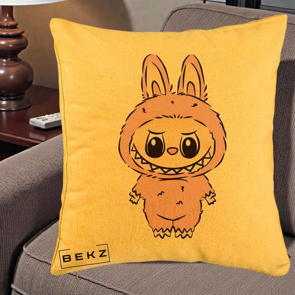 Perna Personalizata Labubu Mov Pastel, 40x40 cm, Galben, Husa Detasabila, Perna Inclusa, BEKZ®