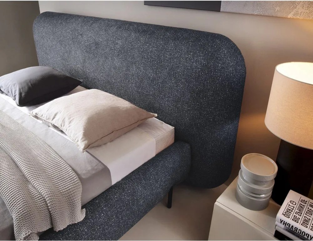 Pat matrimonial albastru tapițat cu spațiu de depozitare cu somieră 180x200 cm Pointt – ELTAP