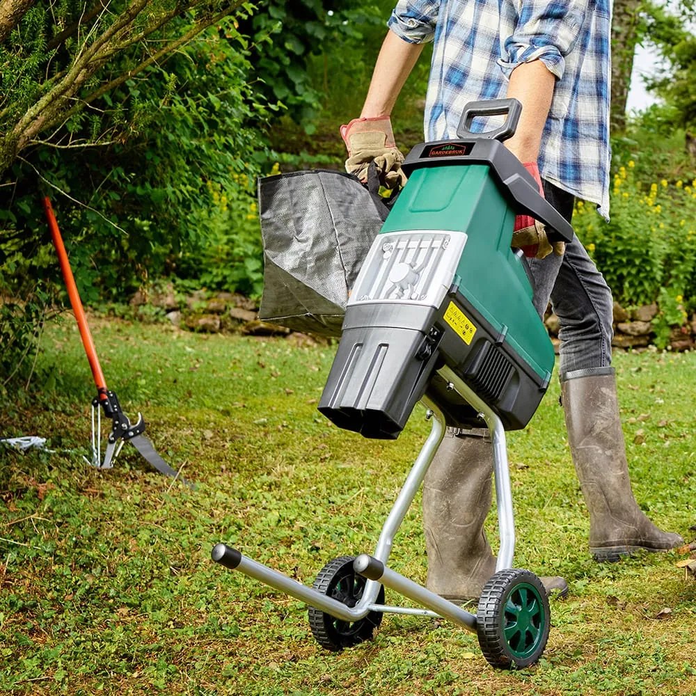 Tocător de grădină DIOX + 2x sac de 60 l, 3100W negru/verde Gardebruk