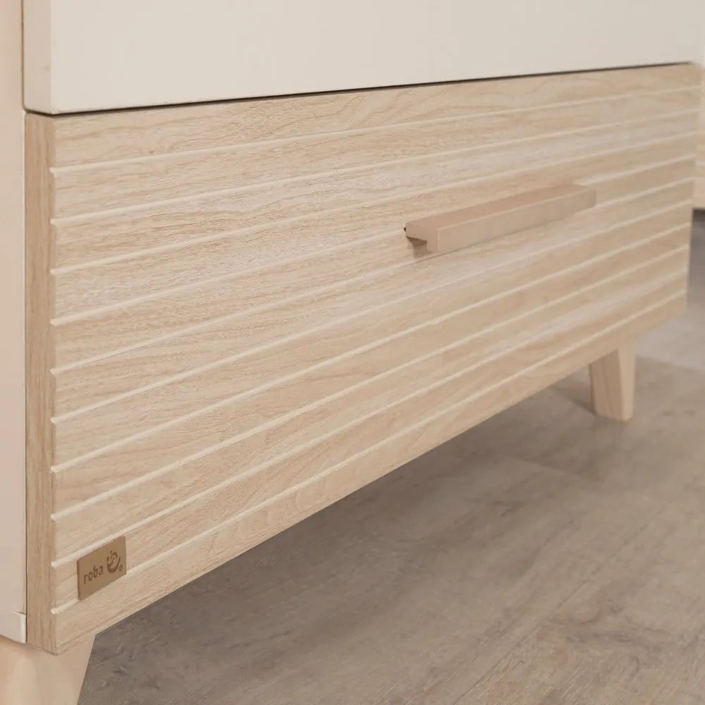 Comodă de copii crem/în culoare naturală cu aspect de lemn de stejar cu masă de schimbat 110x98x75 cm Sidney – Roba