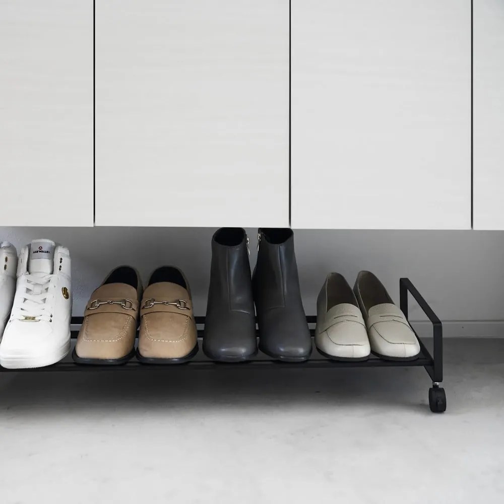 Pantofar negru din metal 83,5x14,5x27,5 cm Tower – YAMAZAKI