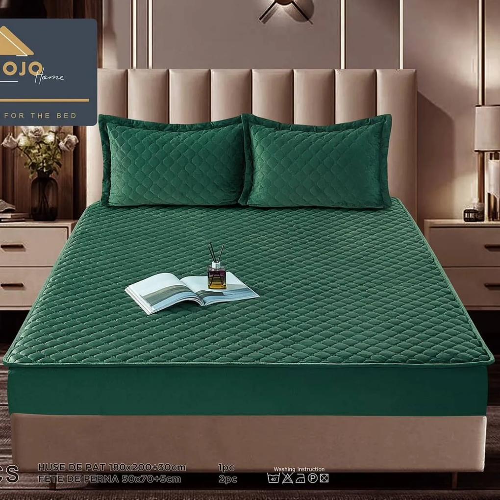 Husa de pat matlasata si 2 fete de perne din catifea, cu elastic, model tip topper, pentru saltea 180x200 cm, verde inchis, HTC-05