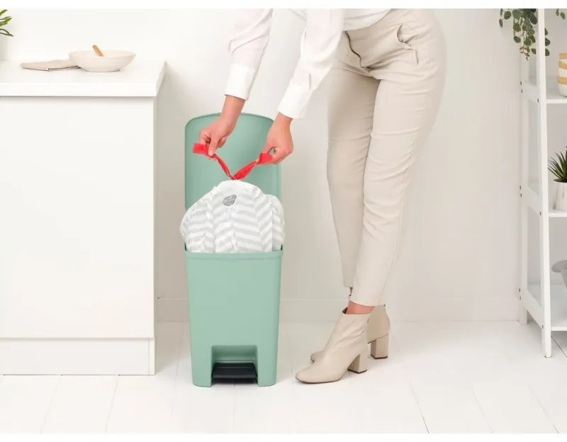 Coș cu pedală Brabantia StepUp 1008484, 25 L, Materiale ecologice, Deschidere mare, Verde deschis