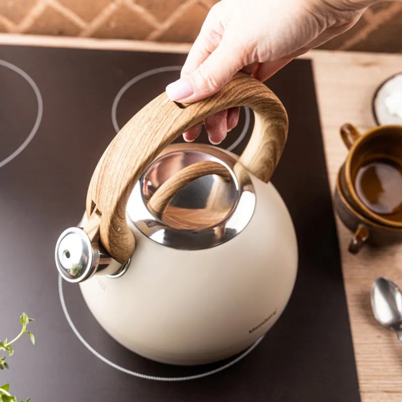 Ceainic cu fluier Klausberg KB 7956, 3L, Maner termoizolat, Fund multistrat, Inductie, Bej