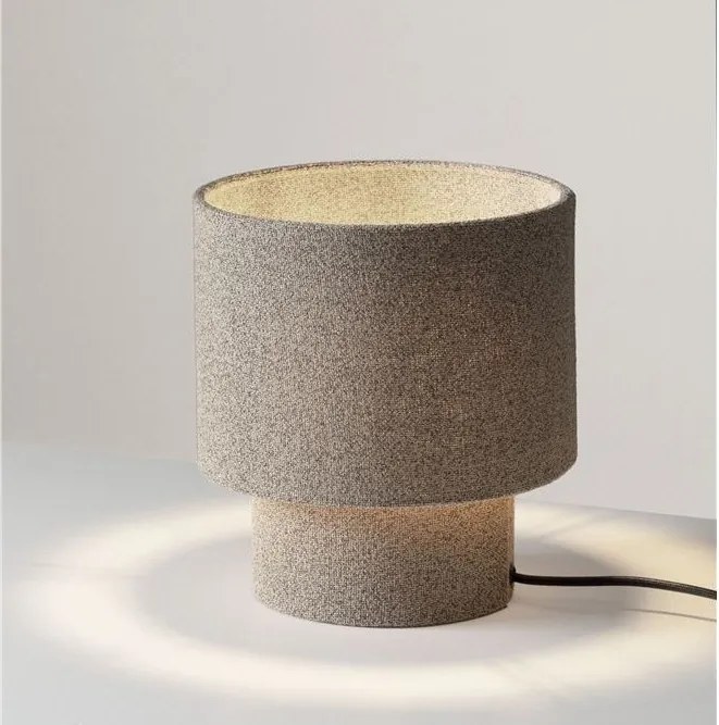 Veioza, Lampa de masa cu abajur maro deschis SYRIN