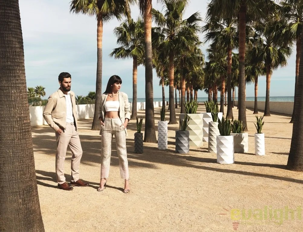 Ghiveci plante, flori design decorativ modern pentru amenajari interioare si exterioare, MARQUIS PLANTER 47083R Vondom