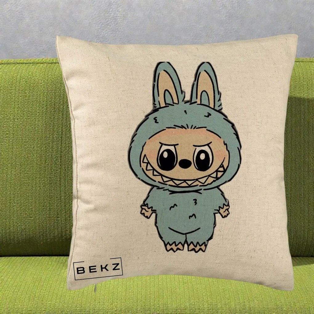 Perna Personalizata Labubu Albastru-Gri Solo, 40x40 cm, Bej, Husa Detasabila, Perna Inclusa, BEKZ®