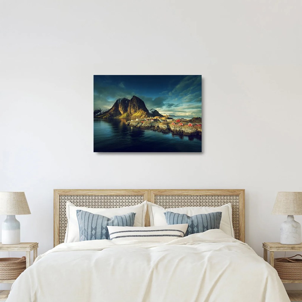 Tablou pe sticlă cu sat de pescari din Norvegia (70x50 cm)