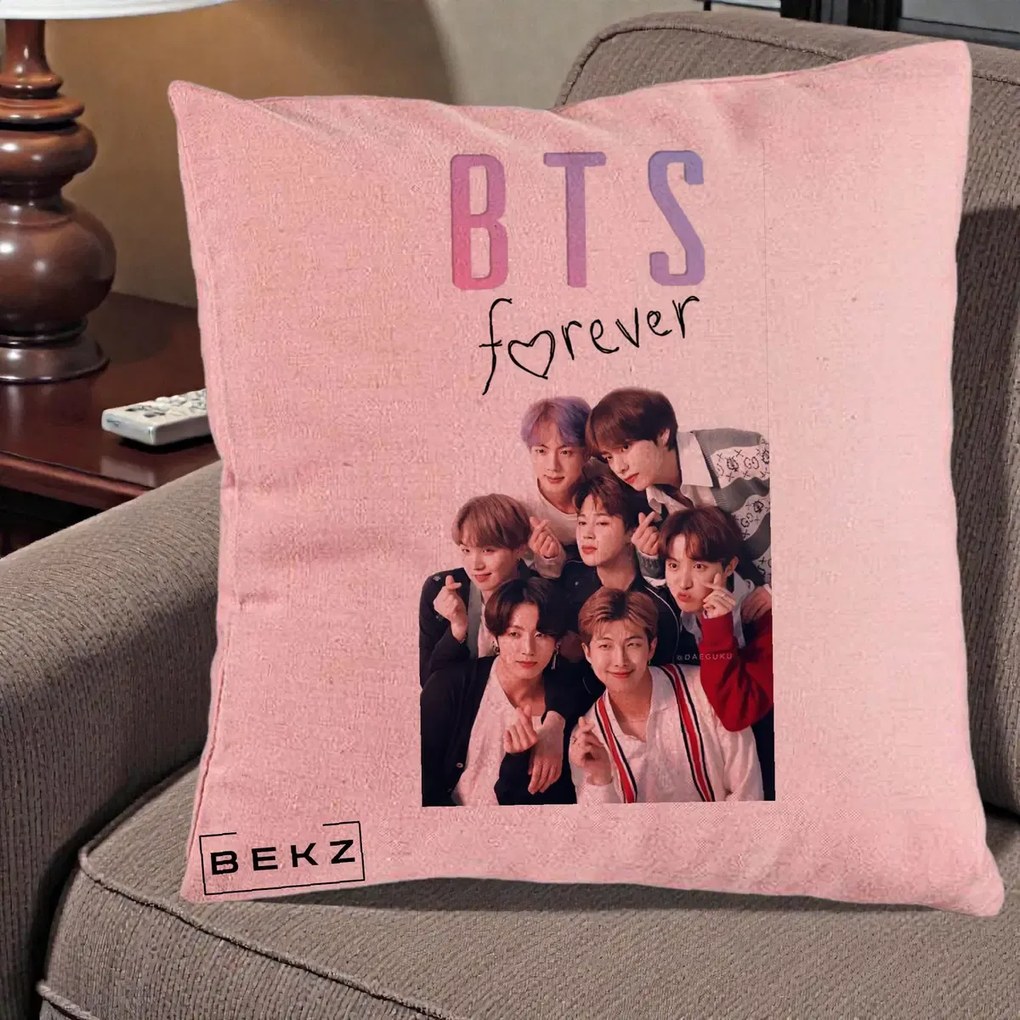 Perna Personalizata K-pop BTS Forever cu Foto Grup Negru, 40x40 cm, Roz, Husa Detasabila, Perna Inclusa, BEKZ®