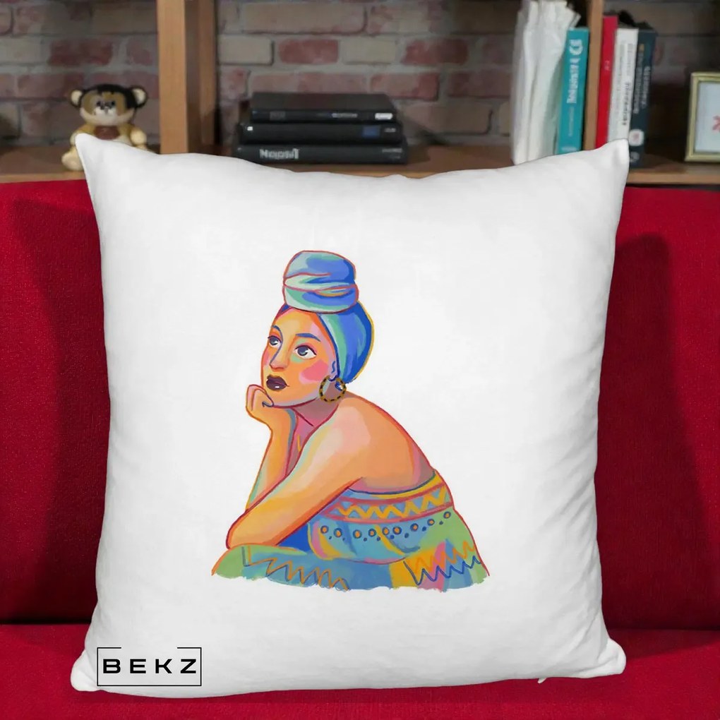 Perna Decorativa Portret Femeie Contemplativa, 40x40 cm, Alb Pufos, Husa Detasabila, Perna Inclusa, BEKZ®