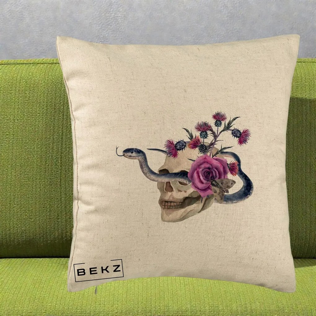 Perna Decorativa Craniu cu Sarpe si Trandafiri Gothic, 40x40 cm, Bej, Husa Detasabila, Perna Inclusa, BEKZ®