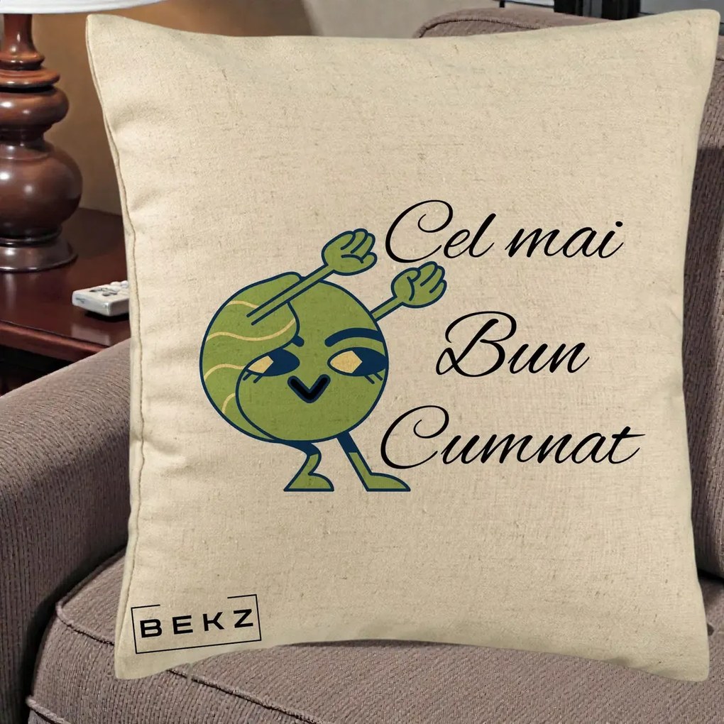 Cadou pentru Cumnat - Perna Personalizata Cel mai Bun Cumnat cu Personaj Funny Verde, 40x40 cm, Bej, Husa Detasabila, Perna Inclusa, BEKZ®