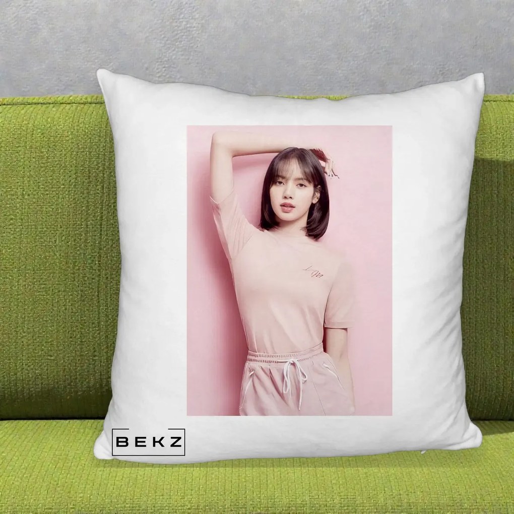 Perna Personalizata K-pop BLACKPINK Lisa Roz, 40x40 cm, Alb Pufos, Husa Detasabila, Perna Inclusa, BEKZ®
