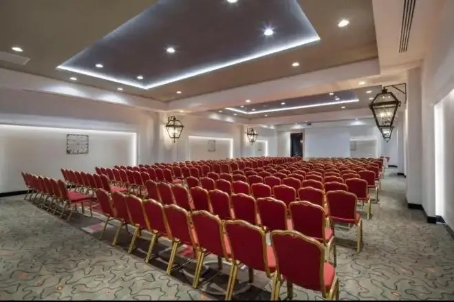 Scaun evenimente Hilton,Visiniu