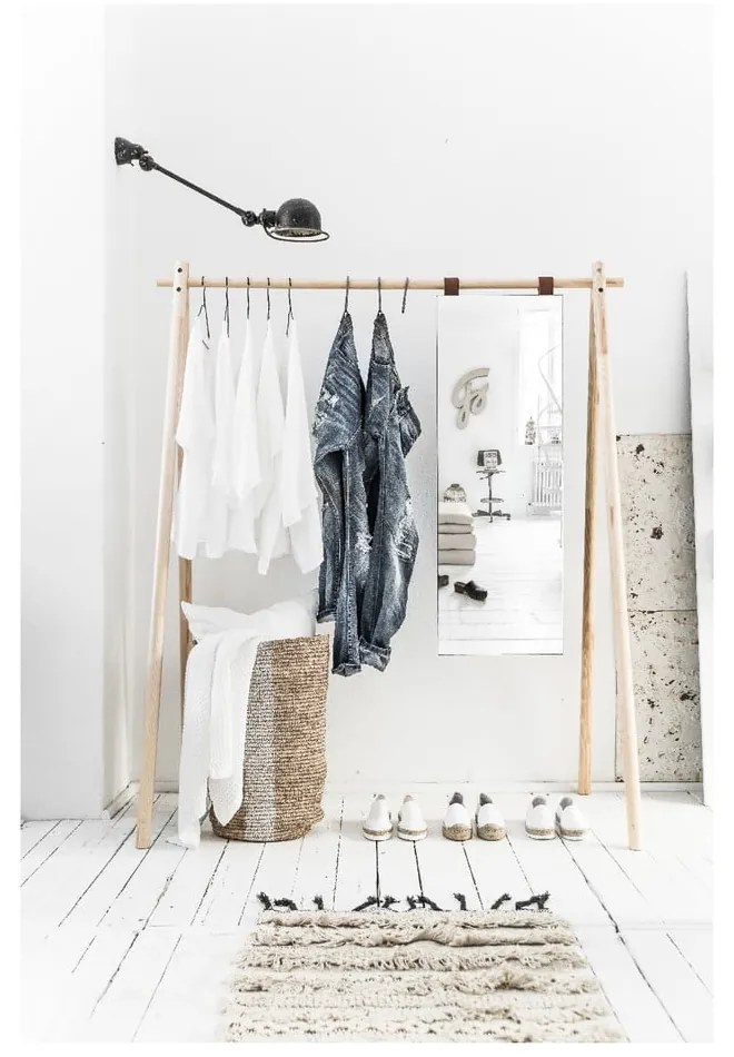 Suport pentru haine din lemn de pin Hongi - Karup Design