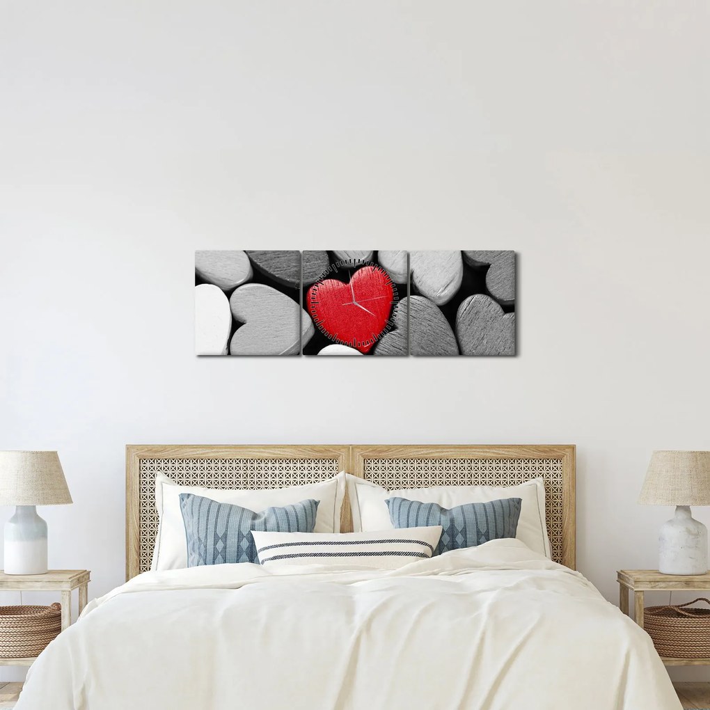 Tablou cu inimioare din lemn (cu ceas) (90x30 cm)