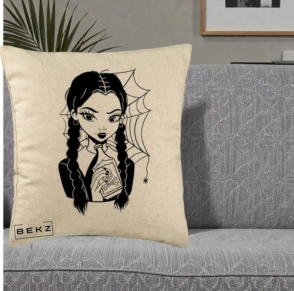 Perna Personalizata Wednesday cu Panza de Paianjen, 40x40 cm, Bej, Husa Detasabila, Perna Inclusa, BEKZ®