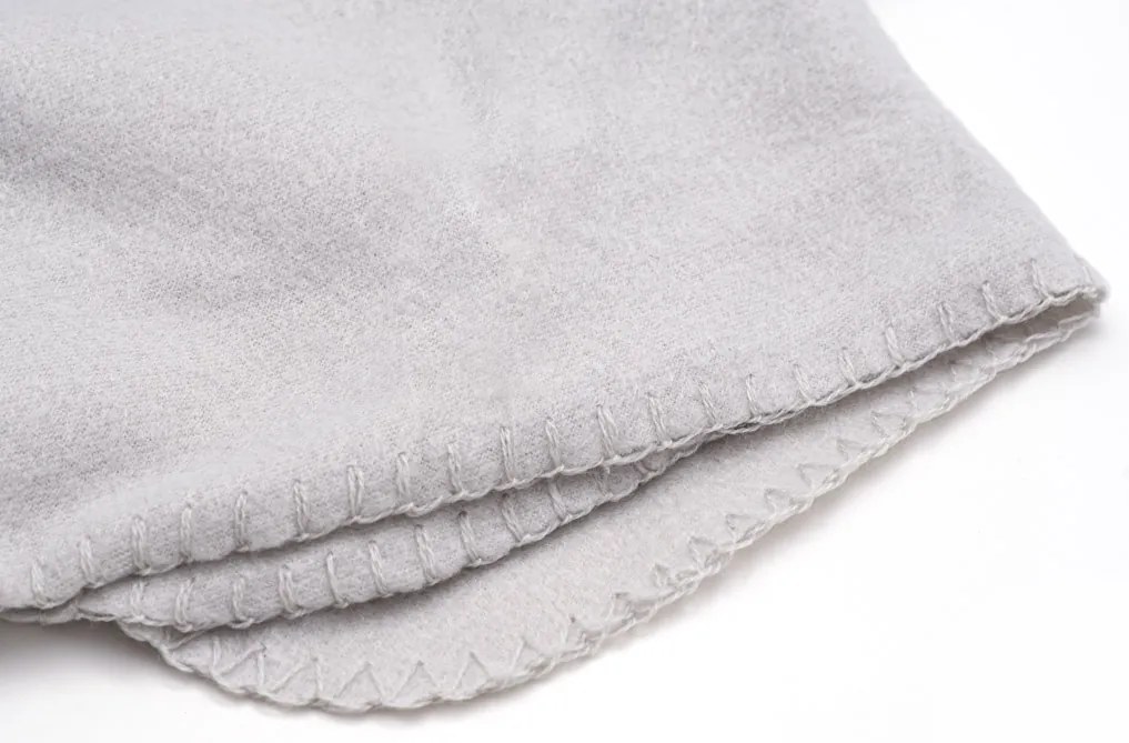 Patura fleece FALISA gri deschis Dimensiune: 200 x 220 cm