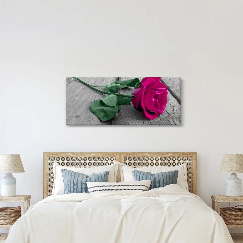 Tablou - Trandafir roz cu tulpina verde (120x50 cm)