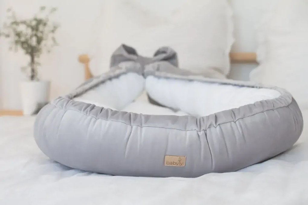 Suport de dormit Babynest Premium Bumbac Organic si Catifea Gri Deschis cu Funda by BabyLy, 80x50 cm