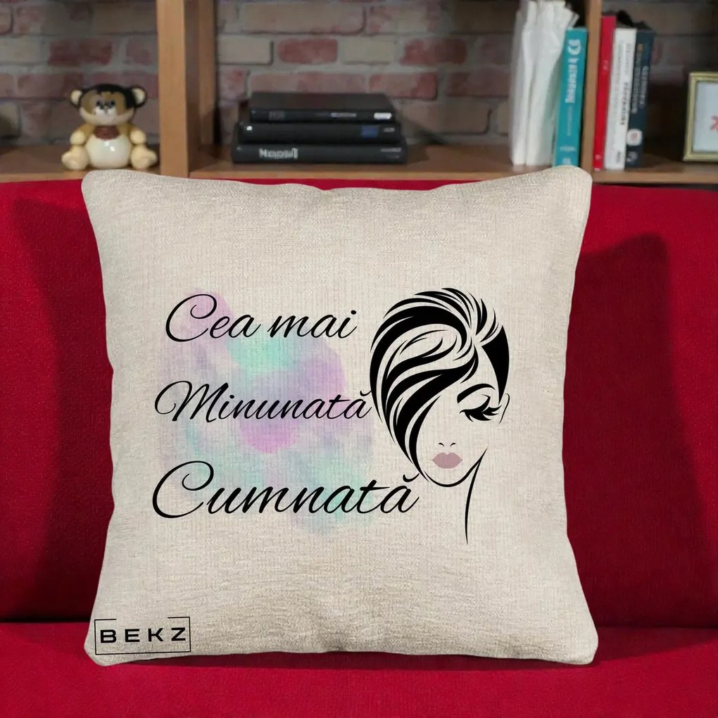 Cadou pentru Cumnata - Perna Personalizata Cea mai Minunata Cumnata cu Silueta Dama si Pete Multicolor, 40x40 cm, Bej Canapea, Husa Detasabila, Perna Inclusa, BEKZ®