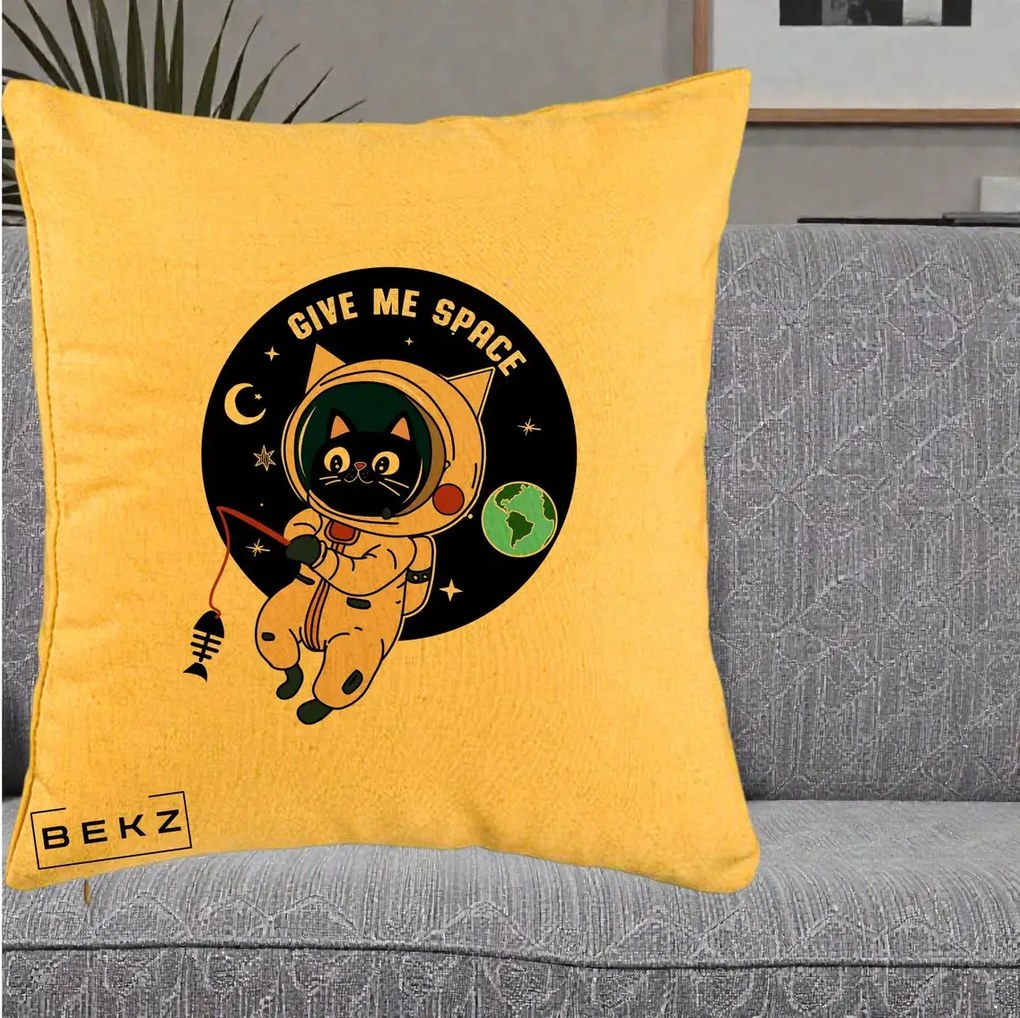 Perna Decorativa Give Me Space Pisica Astronaut, 40x40 cm, Galben, Husa Detasabila, Perna Inclusa, BEKZ®