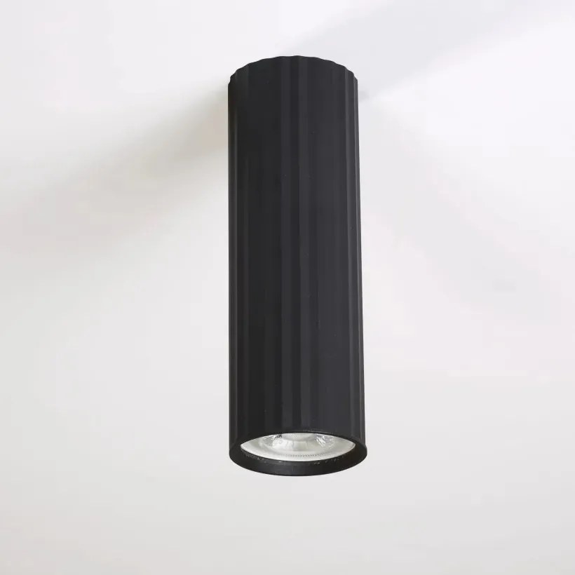 Spot aplicat din aluminiu canelat Anna negru