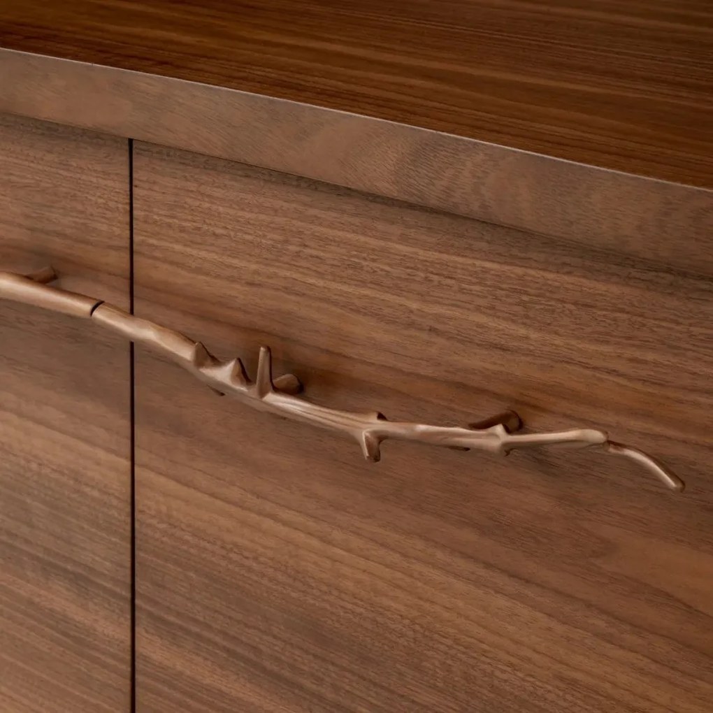 Vitrina design LUX, Furnir de nuc, Charford