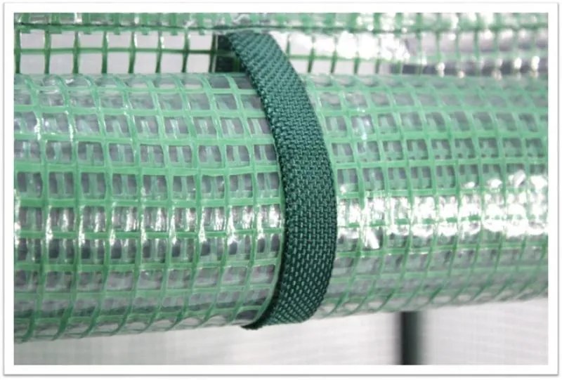 Recipient practic pentru grădină cu dimensiunile 95 x 95 x 295 cm