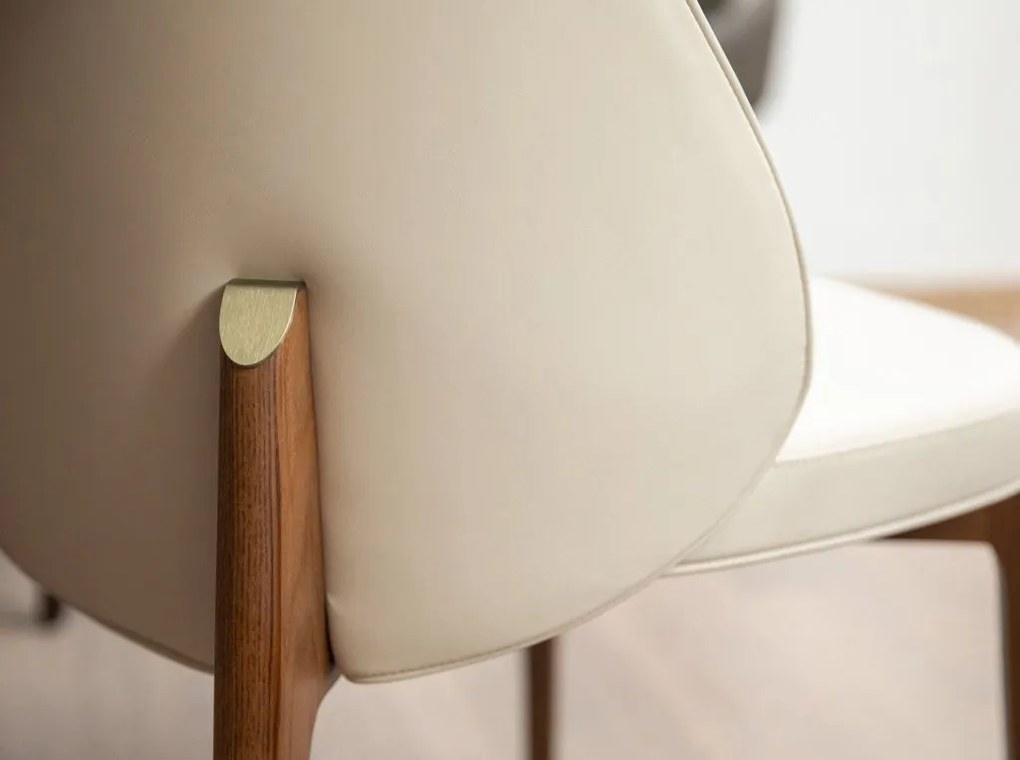 Scaun Lux tapitat cu piele sintetica Cream