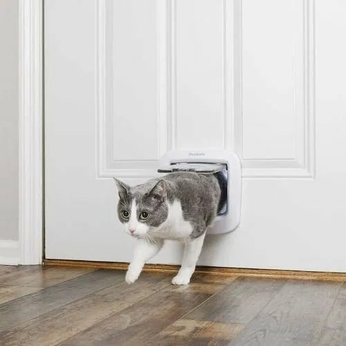 PetSafe® Ușă manuală pentru câini și pisici DeLuxe alb