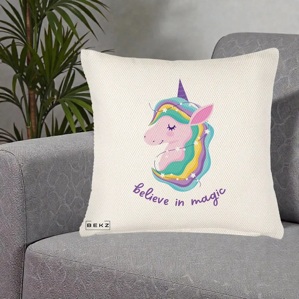 Perna Decorativa Unicorn Believe in Magic, 40x40 cm, Crem Reliefat, Husa Detasabila, Perna Inclusa, BEKZ®