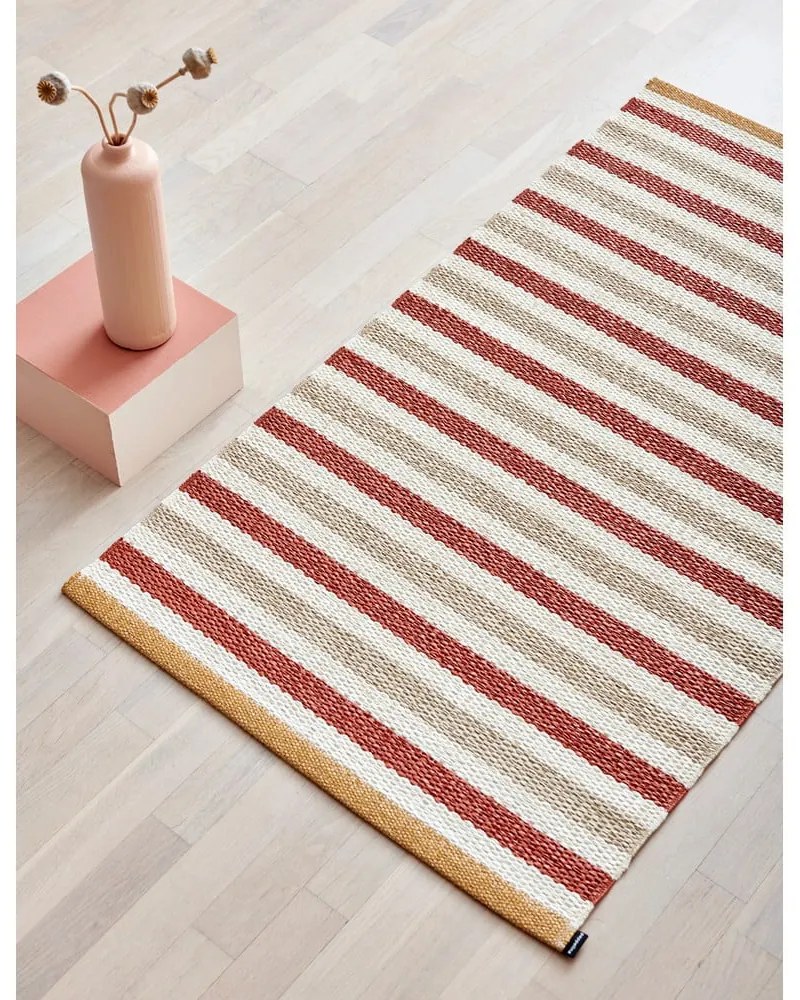 Covor tip traversă pentru interior și exterior cărămiziu/crem 70x240 cm Teo Brick – Pappelina