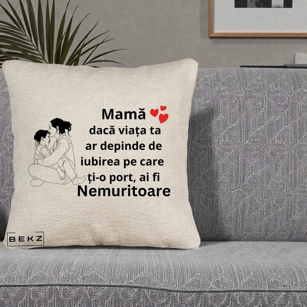 Cadou pentru Mama - Perna Personalizata Mama Nemuritoare Kawaii, 40x40 cm, Bej Canapea, Husa Detasabila, Perna Inclusa, BEKZ®