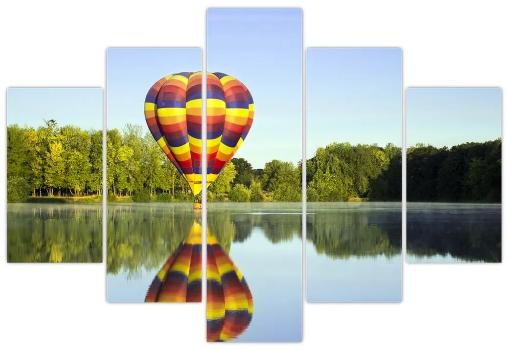Tablou cu balon cu aer cald pe un lac (150x105 cm)