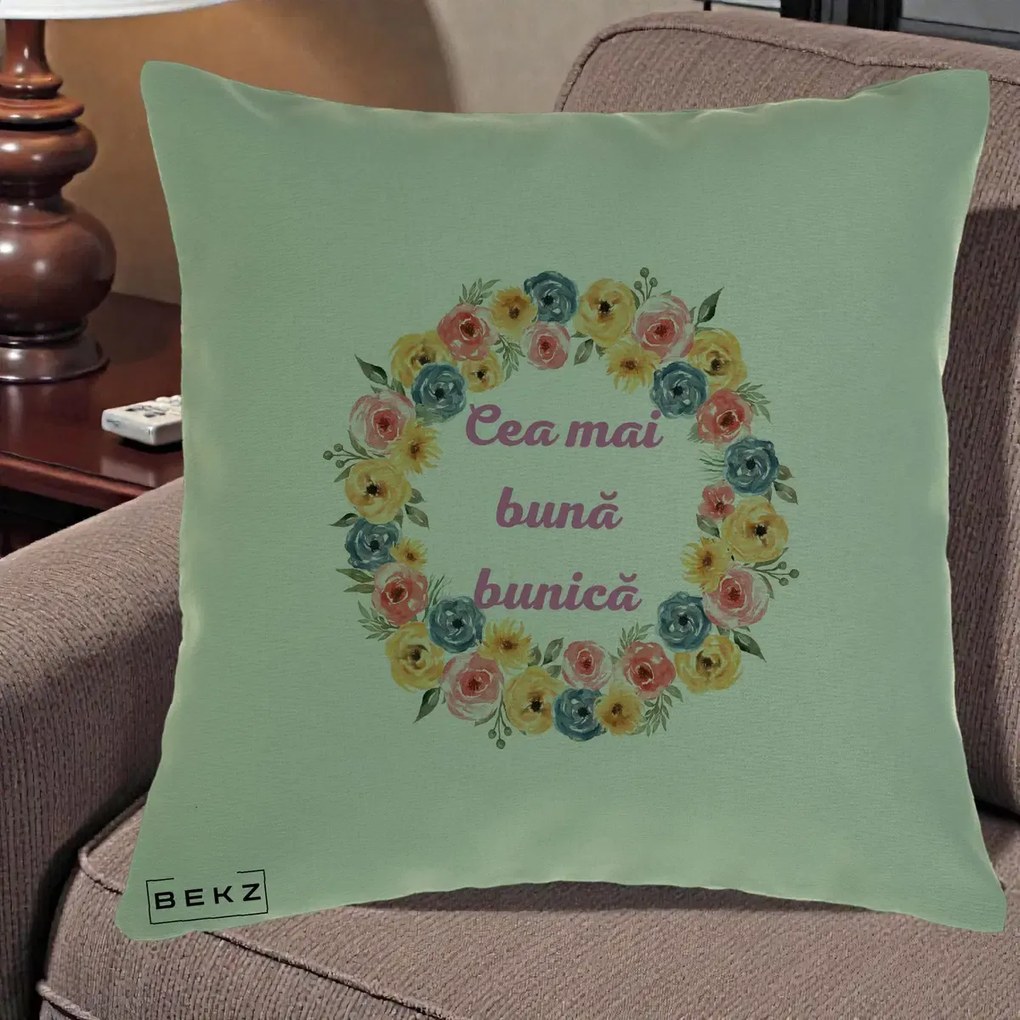 Cadou pentru Bunica - Perna Personalizata Cea Mai Buna Bunica Coronita Flori Multicolore, 40x40 cm, Verde, Husa Detasabila, Perna Inclusa, BEKZ®