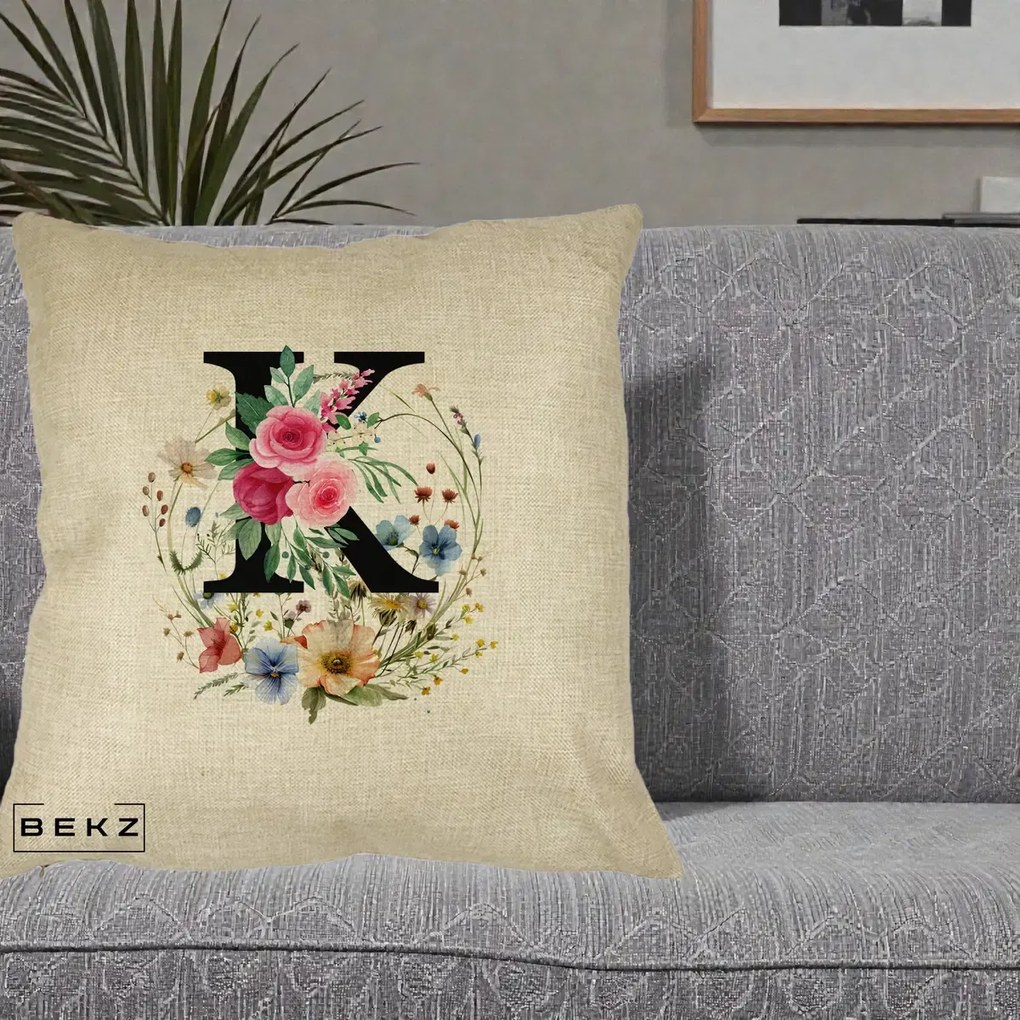 Cadou Personalizat - Perna Personalizata Monogram Litera K cu Flori Acuarela, 40x40 cm, Crem, Husa Detasabila, Perna Inclusa, BEKZ®