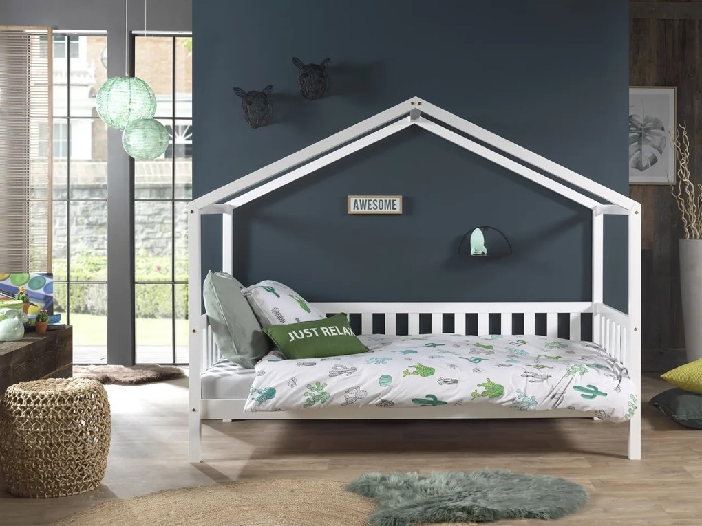 Set DALLAS în alb format dintr-un Pat copii Vipack cu gard (90 x 200 cm) și o SALTEA PAT COPII Basic Cool (90 x 200 x 10 cm).