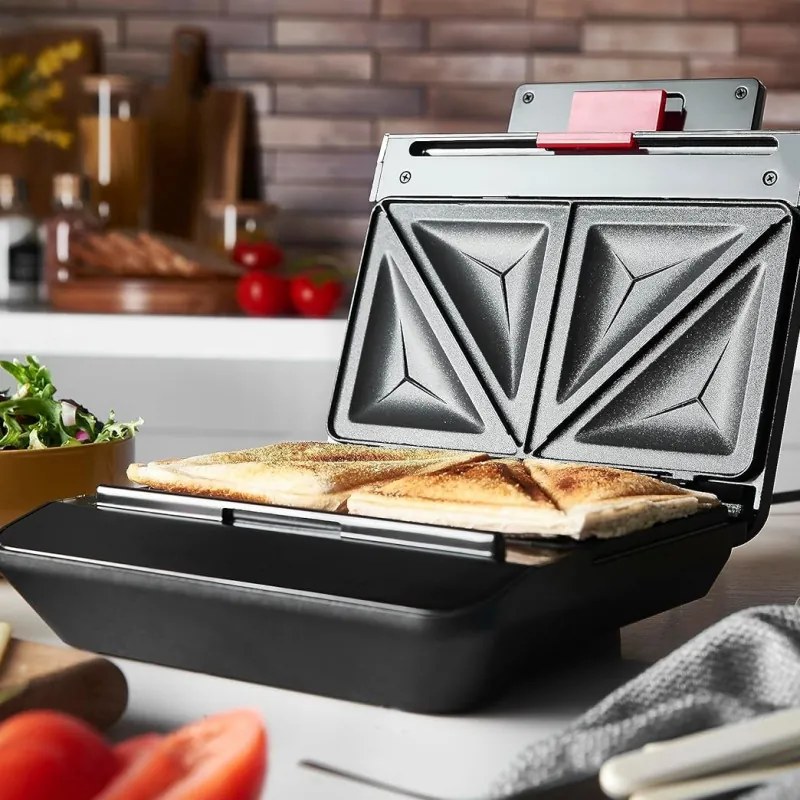 Sandwich Toaster Russell Hobbs Creations 26800-56, 750W, 4 felii, Placi neaderente, Incalzire rapida, Indicatoare, Negru/Inox