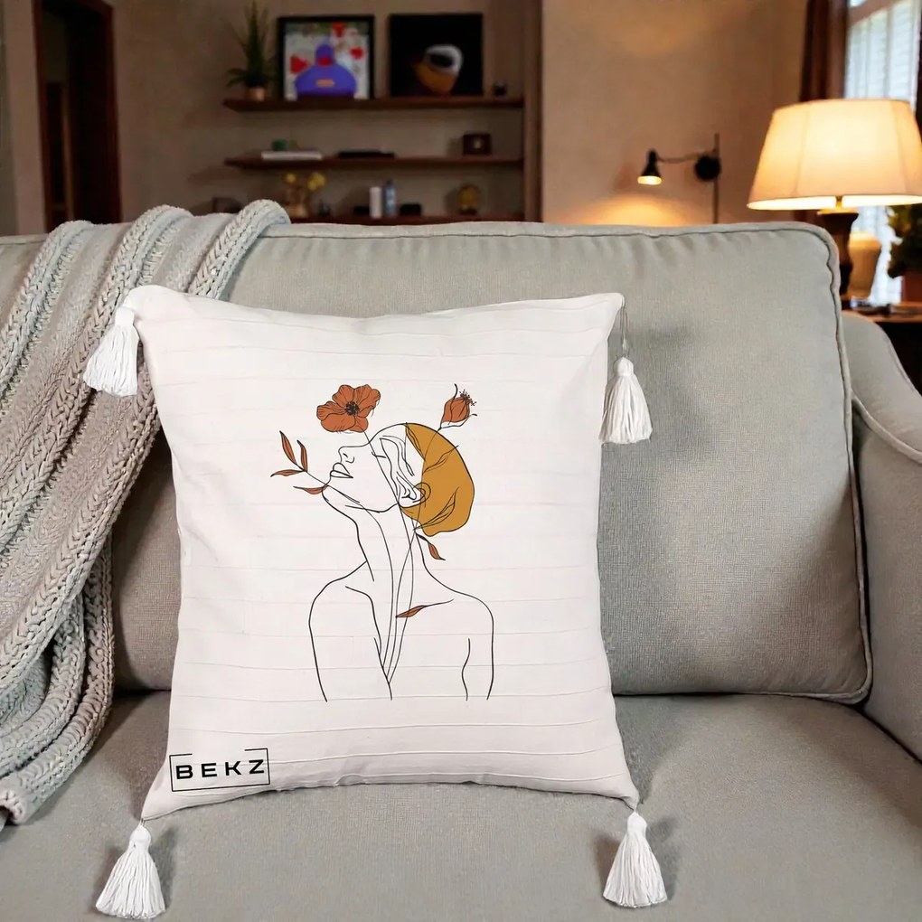 Perna Decorativa Portret Feminin Mac Privire Inalta, 40x40 cm, Bej cu Franjuri, Husa Detasabila, Perna Inclusa, BEKZ®