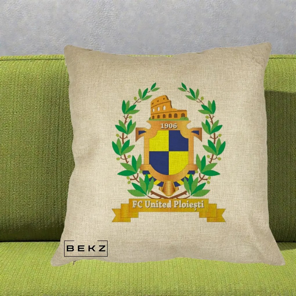Perna Personalizata FC United Ploiesti 1906 Fotbal, 40x40 cm, Crem, Husa Detasabila, Perna Inclusa, BEKZ®