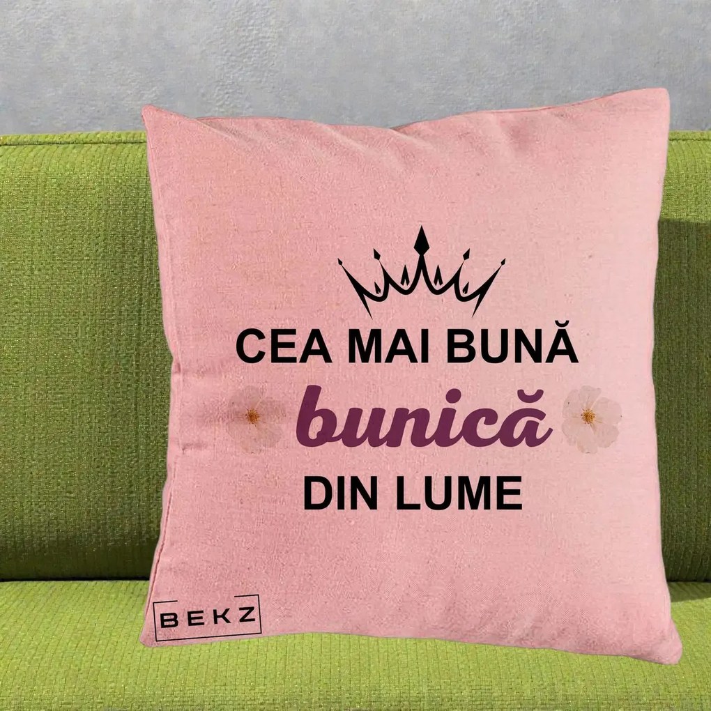 Cadou pentru Bunica - Perna Personalizata Cea Mai Buna Bunica Din Lume Coroana Mov Flori, 40x40 cm, Roz, Husa Detasabila, Perna Inclusa, BEKZ®
