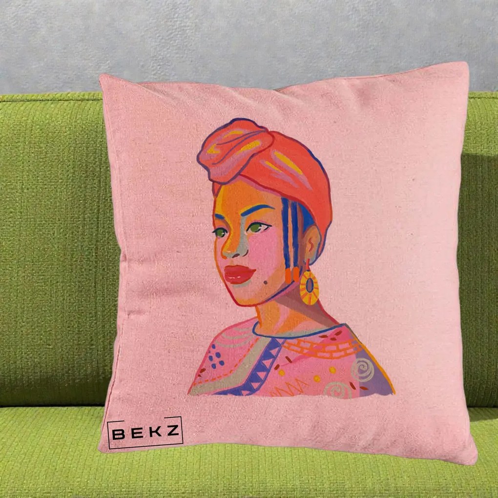 Perna Decorativa Portret Femeie Africana, 40x40 cm, Roz, Husa Detasabila, Perna Inclusa, BEKZ®