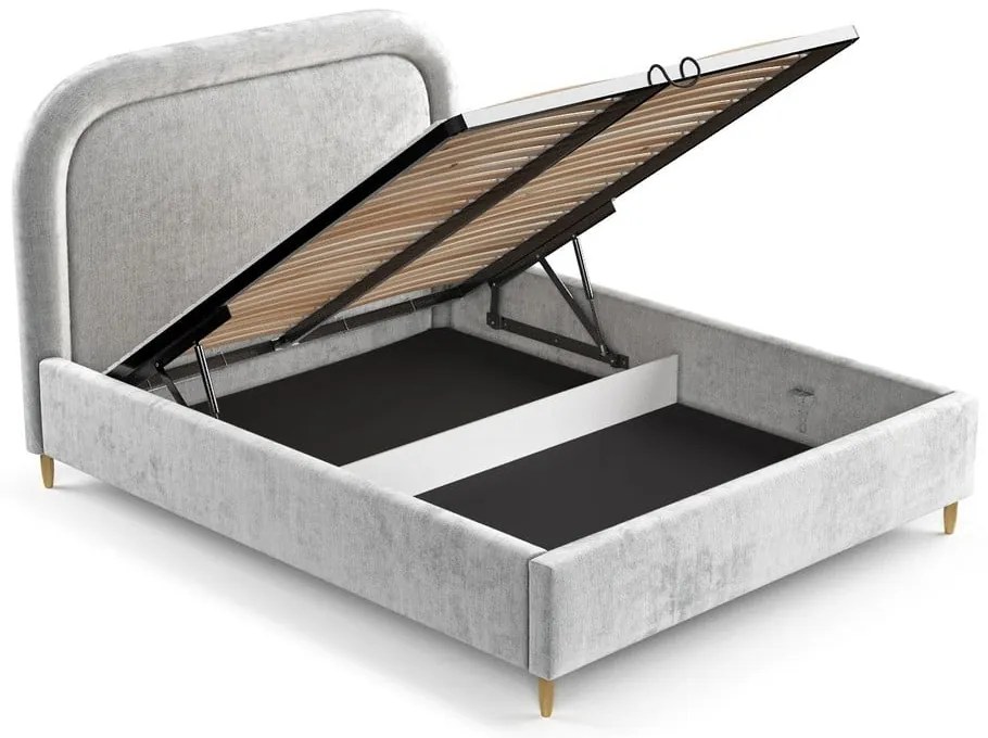Pat matrimonial gri deschis tapițat cu spațiu de depozitare cu somieră 140x200 cm Mija – Maison de Rêve