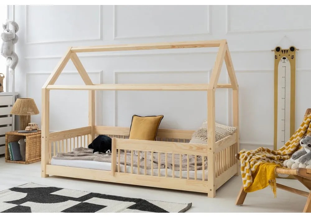 Pat pentru copii în culoare naturală de tip casă din lemn de pin 90x140 cm Mila MBW – Adeko