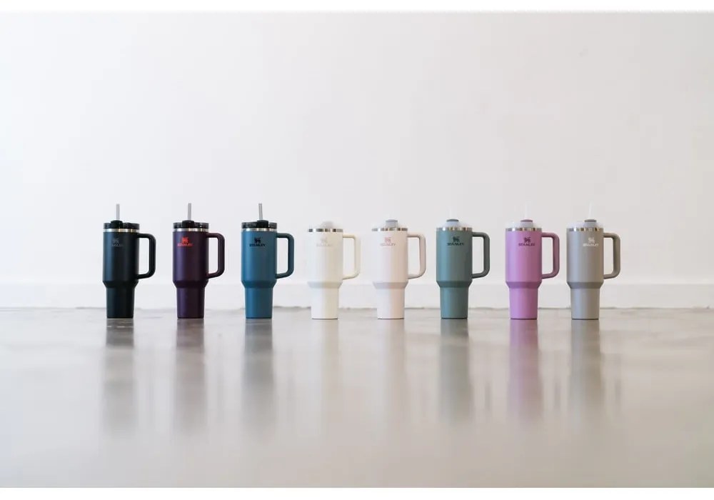 Termos violet cu pai din oțel inoxidabil 1,18 l Quencher H2.0 FlowState Tumbler Plum – Stanley