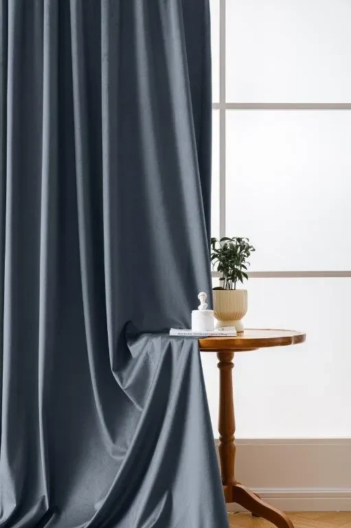 Draperie opaca gri inchis VELVET 135x250 cm Agatat: Inele metalice